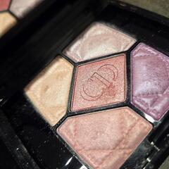 Dior アイシャドウパレット ピンク系の画像