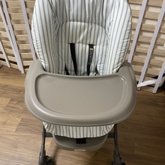 商談中　ハイローチェア　コンビ　ネムリラ