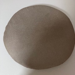 【美品】ニトリの円形クッション💓ブラウンカバー付きの画像