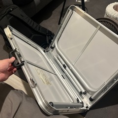 キャンプ用テーブルの画像