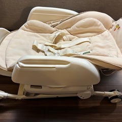 コンビ　ルシエス　AT 電動　ハイローチェアー