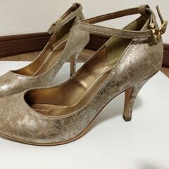 ヒール　パンプス　パーティーの画像