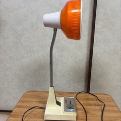 【無料・昭和レトロ】卓上スタンドライト 蛍光灯 通電OK／汚れあり 古道具・撮影小物に！ の画像