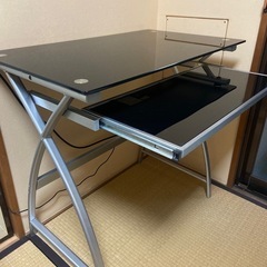 【90％オフ】仕事用デスク ガラス天板　45000円→4500円