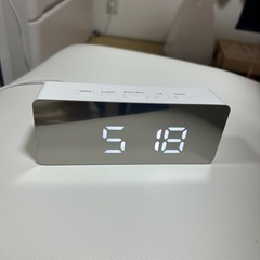 ミラーデジタル時計の画像