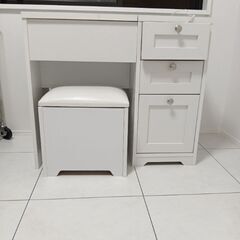 鏡開閉ドレッサー