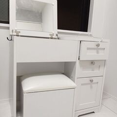 鏡開閉ドレッサーの画像