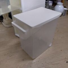 極上美品　米びつ　多目的収納の画像
