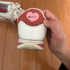 バレンタインデーデザイン　NIKE スニーカーの画像