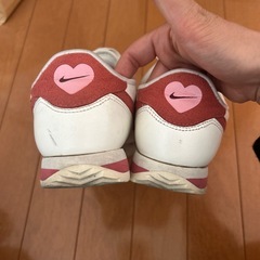 バレンタインデーデザイン　NIKE スニーカーの画像