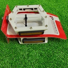 【新品・台湾製】VP COMPONENTS VP-531 ペダル 白 ベアリングの画像