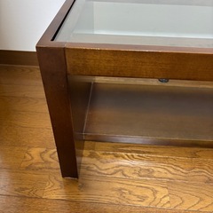 ガラステーブルの画像