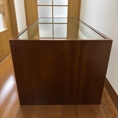 ガラステーブルの画像