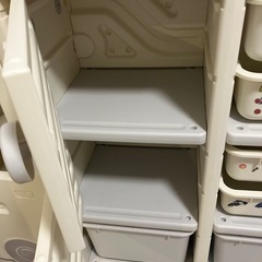 トラック型おもちゃ収納の画像