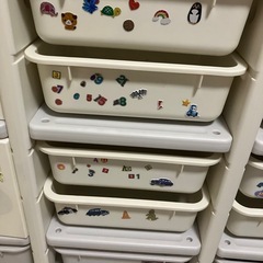 トラック型おもちゃ収納の画像