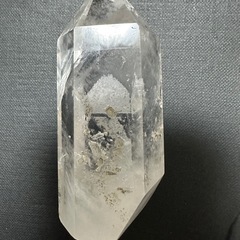水晶 ポイント型 ルース 約8cm 原石 ポインタークォーツ クリスタル 魔除けの画像