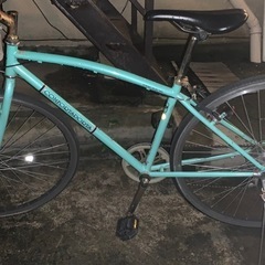 自転車（前輪がパンクしてます）