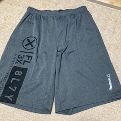 Reebok グレー ショートパンツ Lサイズ