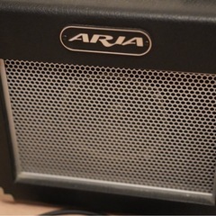 ベースアンプ　ARIA AB-10の画像