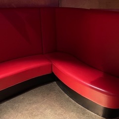 赤いソファーセット