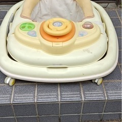 ①子供用　歩行器の画像