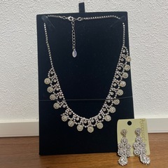 ウェディングネックレスとピアス
