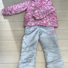 キティちゃん　スキーウェア　サイズ130 の画像