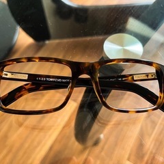 「美品」TOMFORD メガネ　(レンズなし)