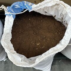 【無料】庭土 差し上げます　ガーデニング　残土　赤土　黒土　花壇　園芸　造成　工事　植木　鉢植えの画像