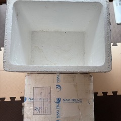 発泡スチロール箱