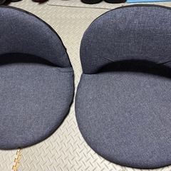 座椅子　2個　ニトリ　スリムシュウノウザイスサーフの画像
