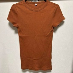 ユニクロ　テラコッタ　Tシャツ　　半袖　　M レディース