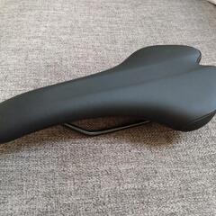 自転車　サドル　新品