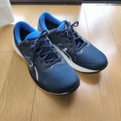 ランニングシューズ　アシックスの画像