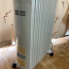 デロンギ社製オイルヒーター