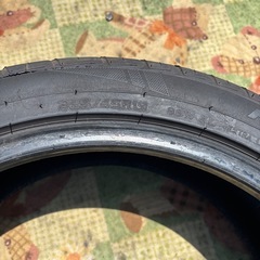ハイフライ 235/45R19 タイヤ XL 1本の画像