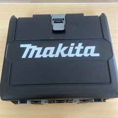 マキタ　インパクト　ケースと充電器