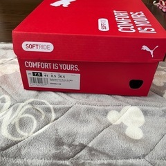 PUMAスニーカーの画像