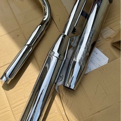 ヤマハ ドラッグスター400 純正マフラー 純正ステー付き 中古品 ヤマハ ドラッグスター400 純正マフラー 純正ステー付き 中古品