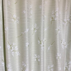 ニトリ　カーテン　花柄の画像