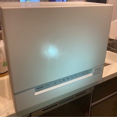 良品【使用1年未満】分岐水栓付き！パナソニック食洗機NP－TSK...