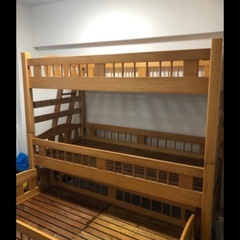 三段ベッド