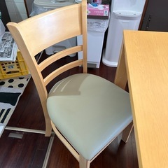ダイニングテーブルの画像