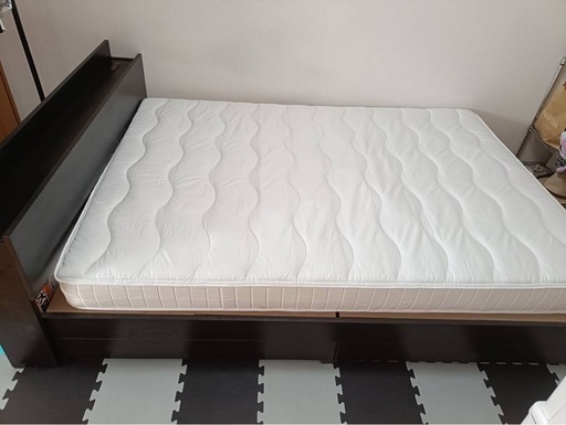 ※急募　ダブルベッド、マットレスセット