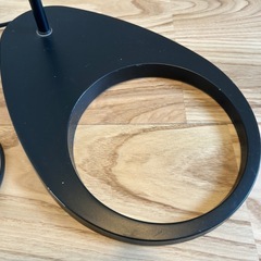 照明　アルネ・ヤコブセン AJ フロアライト/ブラック リプロダクト品 (LED電球付き（電球色）)の画像