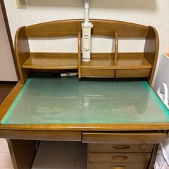 学習机 、無印良品チェア(5月末まで)