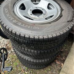 ダンロップタイヤ（195/80R15）