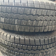 ダンロップタイヤ（195/80R15）の画像