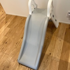 滑り台の画像