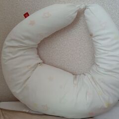 妊婦さんのためのだき枕　授乳クッションの画像